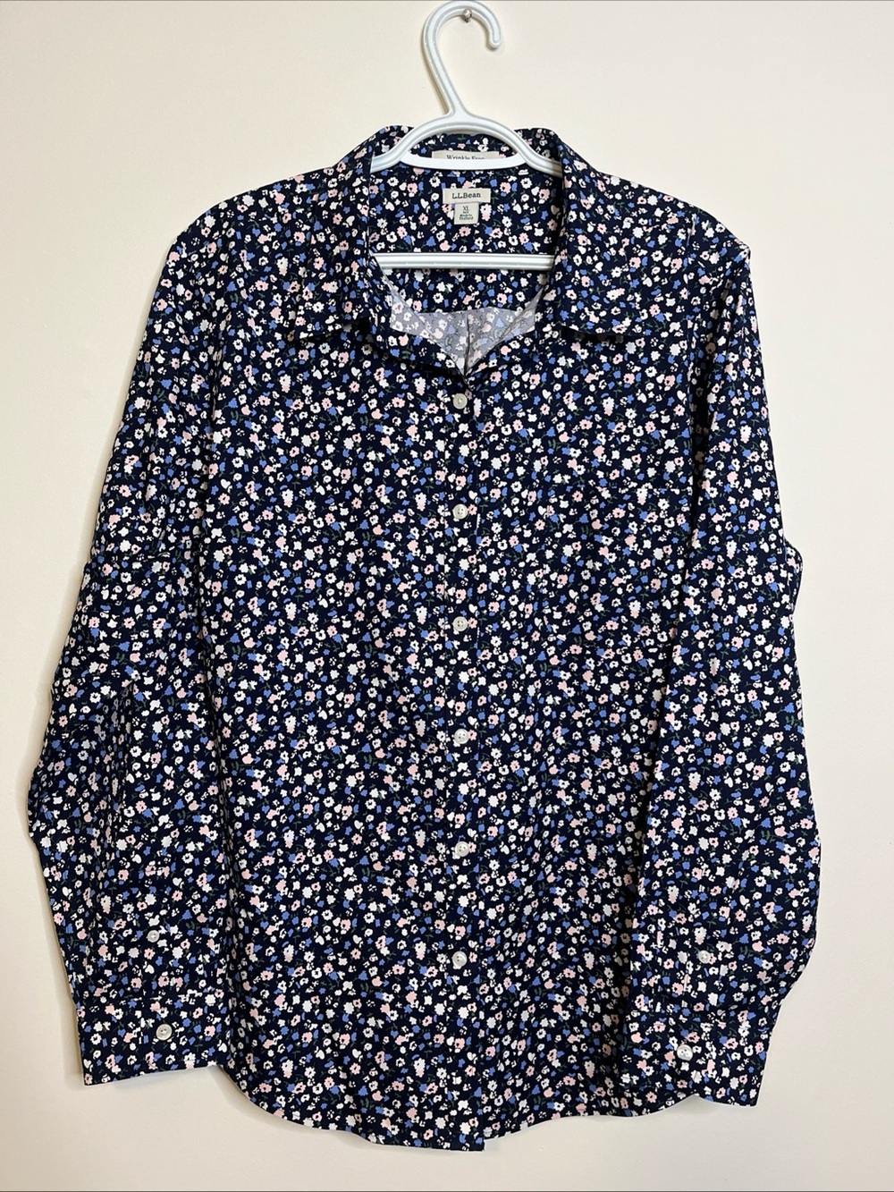 Women’s L.L. Bean Wrinkle Free Blue Pink Floral Long Sleeve Button Up XL Cotton